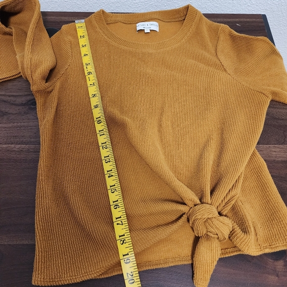Madewell Texture & Thread Jacquard Knot-Front "Antique Gold" Ribbed Top - Picture 8 of 8